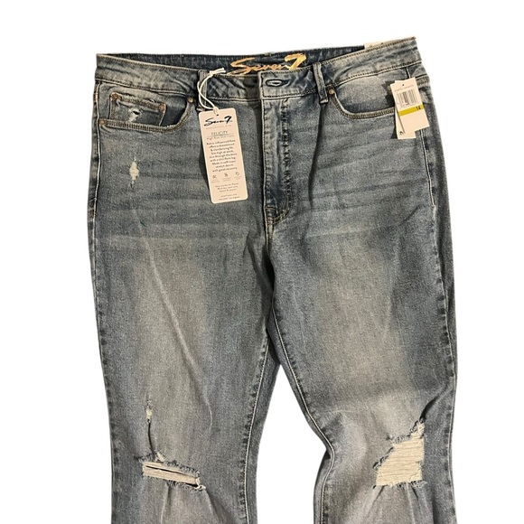 3/$30 🍂 Seven7 Felicity High Rise Slim Light Blue Flared Jeans - Picture 2 of 11